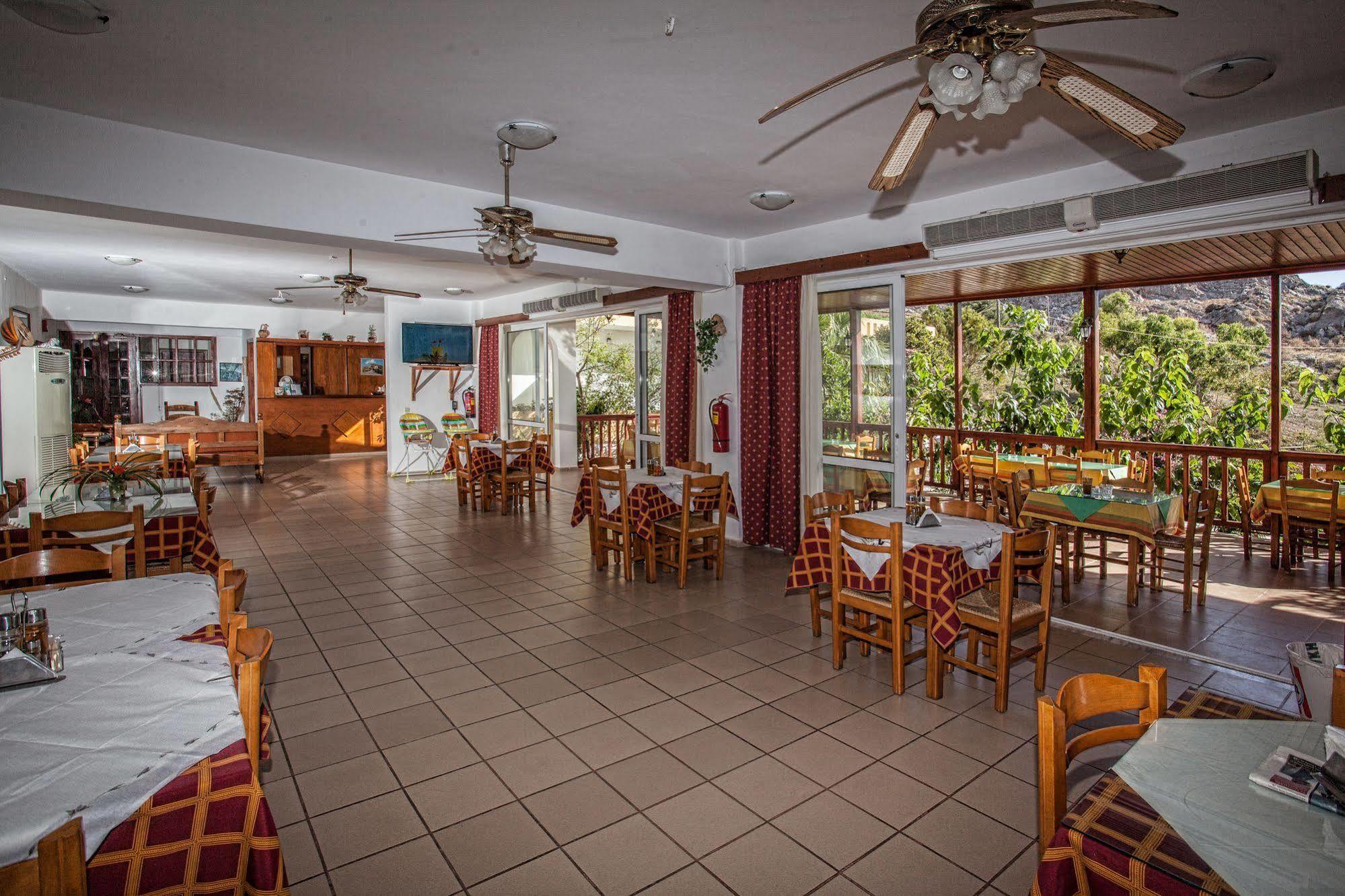 Ammoudi Hotel Damnoni Exterior photo