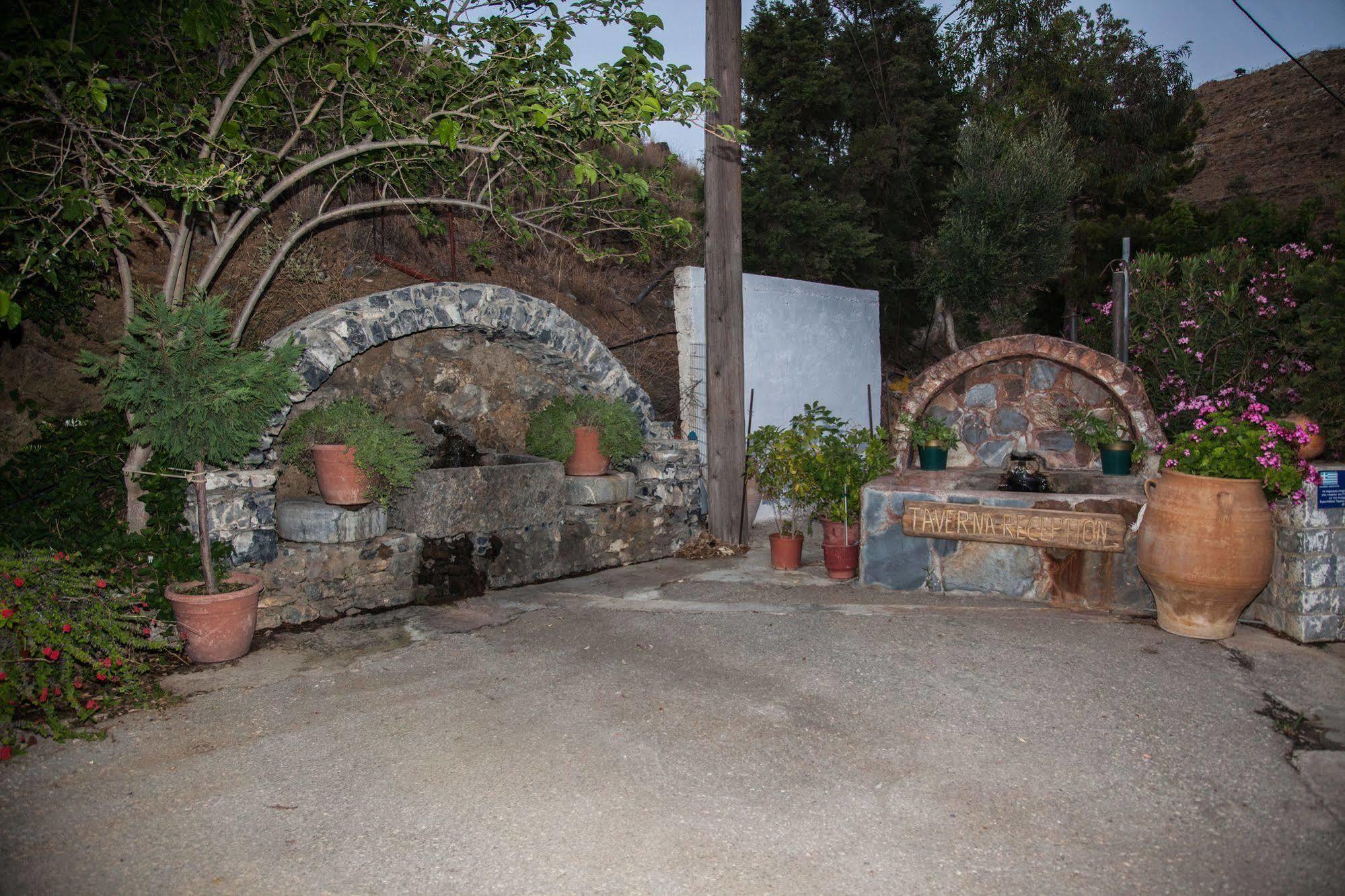 Ammoudi Hotel Damnoni Exterior photo